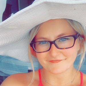 Meet your Posher, Kacey